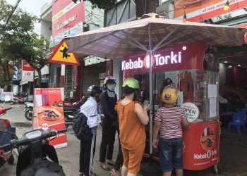 Những thông tin về xe bánh mì Kebab Torki không thể bỏ qua