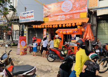 Kinh-doanh-banh-mi-kebab-giup-nhieu-nguoi-gia-tang-thu-nhap