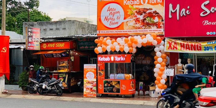 Làm cách nào để khiến khách hàng ấn tượng với cửa hàng bánh mì Kebab Torki của bạn