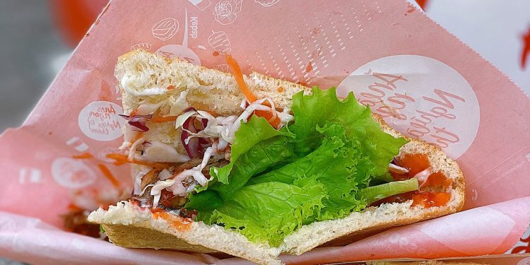 Điều đặc biệt ở vỏ bánh mì doner kebab Torki