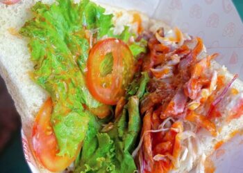 Cách làm bánh mì Kebab đơn giản ai cũng làm được