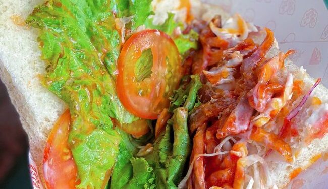 Cách làm bánh mì Kebab đơn giản ai cũng làm được