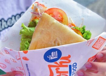 Tìm hiểu về xuất xứ của bánh mì kẹp Doner Kebab