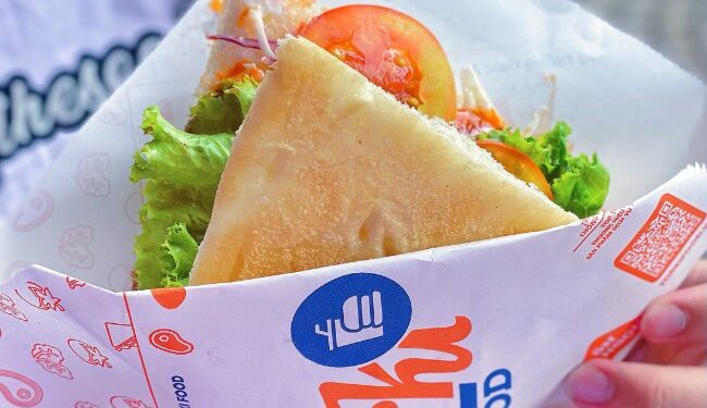 Tìm hiểu về xuất xứ của bánh mì kẹp Doner Kebab